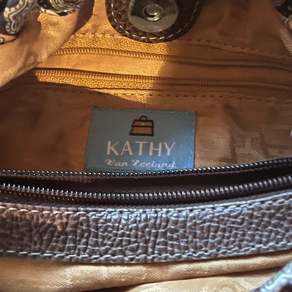 Kathy Van Zeeland beautiful paisley purse. - Picture 6 of 6